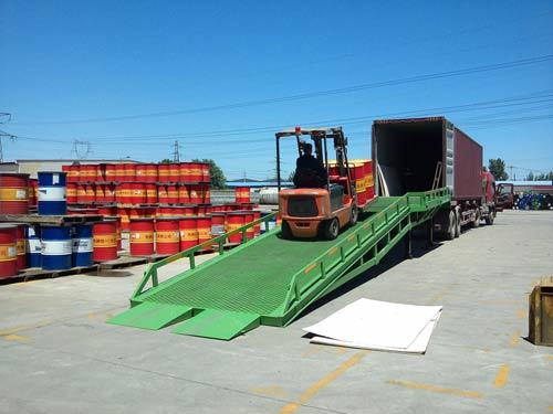 移動式載（zǎi）重8噸登車橋