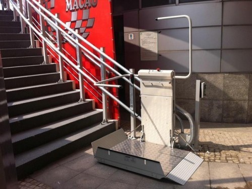 斜掛式升降平台