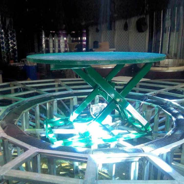 電（diàn）動液壓（yā）升降舞（wǔ）台