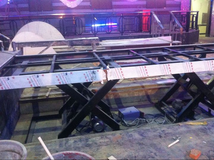 T型（xíng）升降舞台